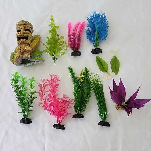 11-Piece Aquarium Decorations - Picture 2 of 6